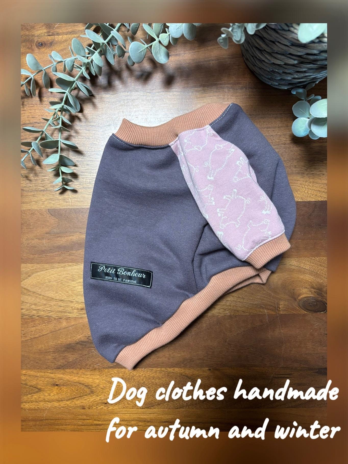 犬服　maffonラグランスリーブ　⭐︎チャコールグレー×ぶたさん⭐︎　　◎フレブルSサイズ◎ ハンドメイド