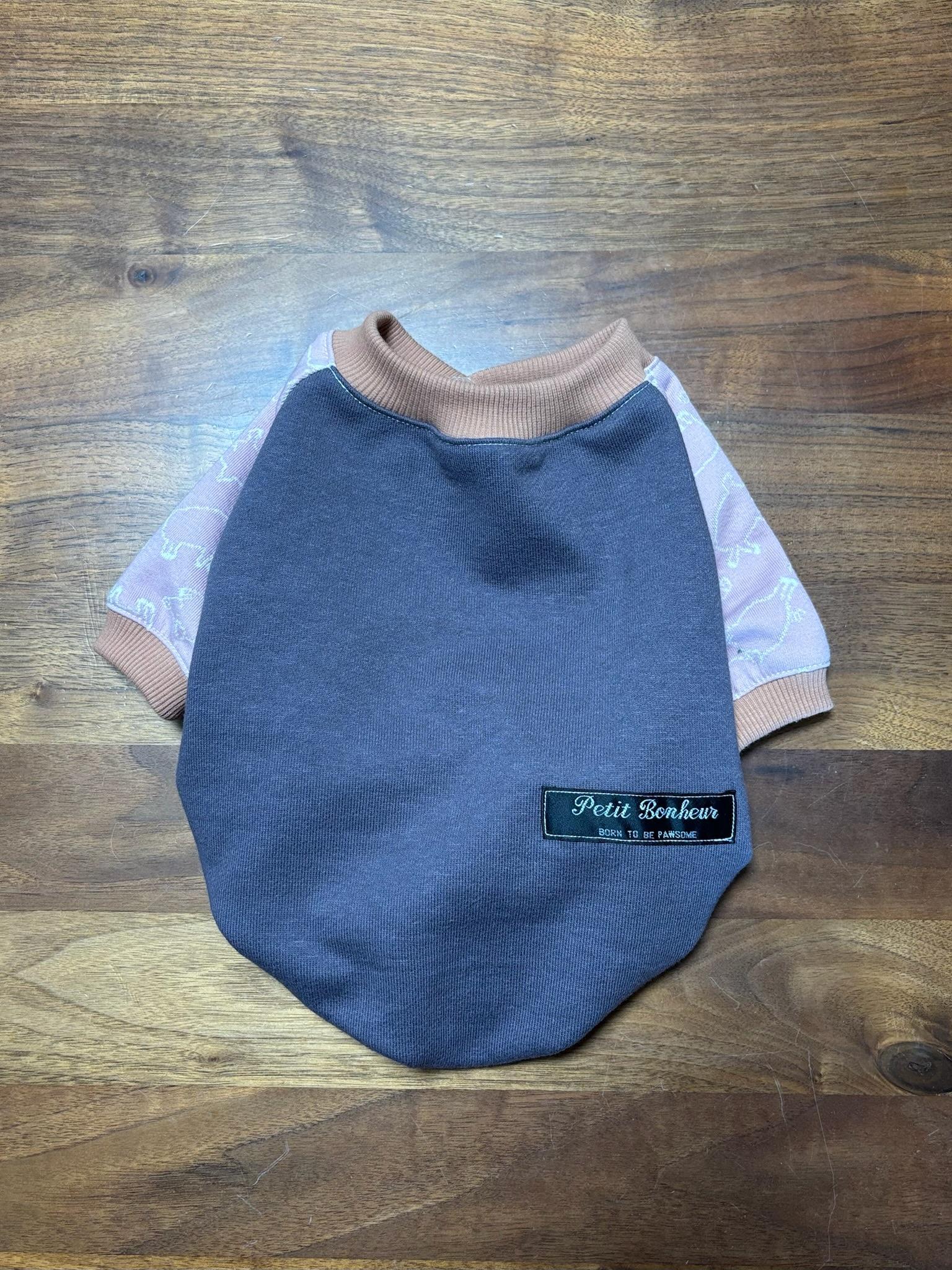 犬服　maffonラグランスリーブ　⭐︎チャコールグレー×ぶたさん⭐︎　　◎フレブルSサイズ◎ ハンドメイド | 3枚目